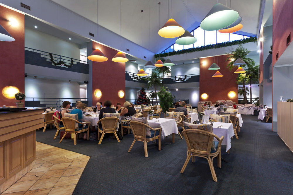 Quality Hotel Manor Mitcham Exterior photo